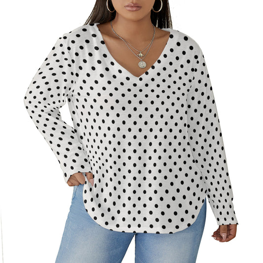 White With Black Polka Dots Women's Plus Size V-Neck T-Shirt With Curved Hem