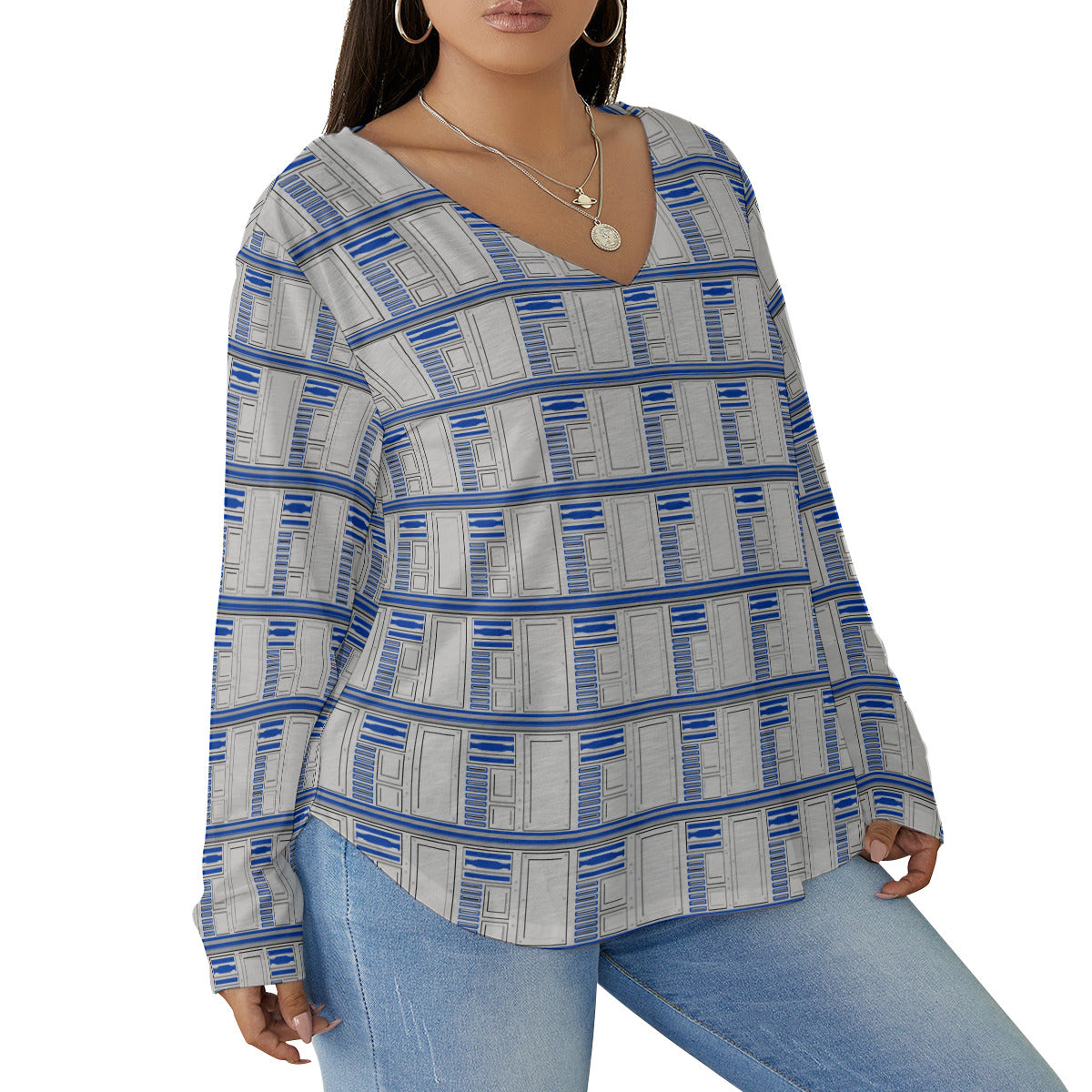 R2-D2 Women's Plus Size V-Neck T-Shirt With Curved Hem