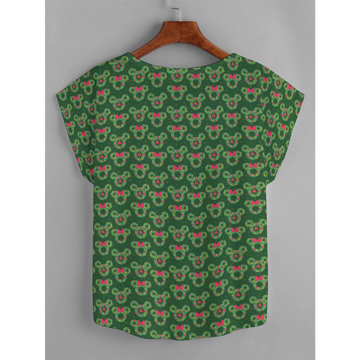 Christmas Wreaths Plus Size Women's Curved Hem T-shirt