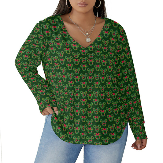 Christmas Wreaths Women's Plus Size V-Neck T-Shirt With Curved Hem