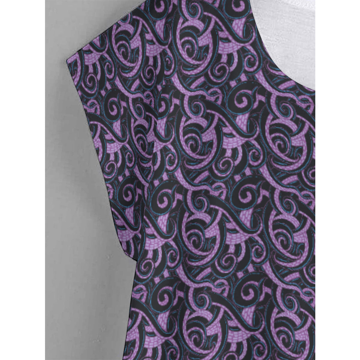 Ursula Tentacles Plus Size Women's Curved Hem T-shirt