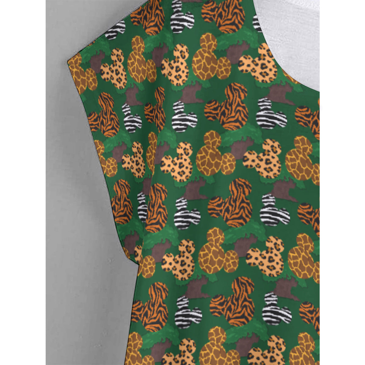 Animal Prints Plus Size Women's Curved Hem T-shirt