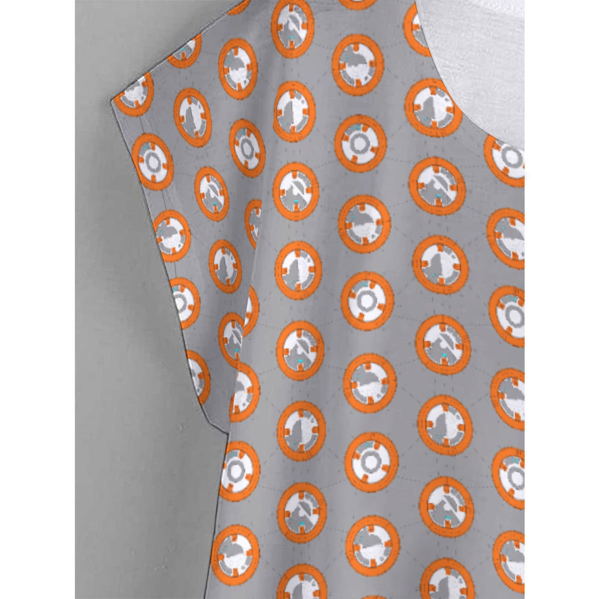 BB-8 Plus Size Women's Curved Hem T-shirt