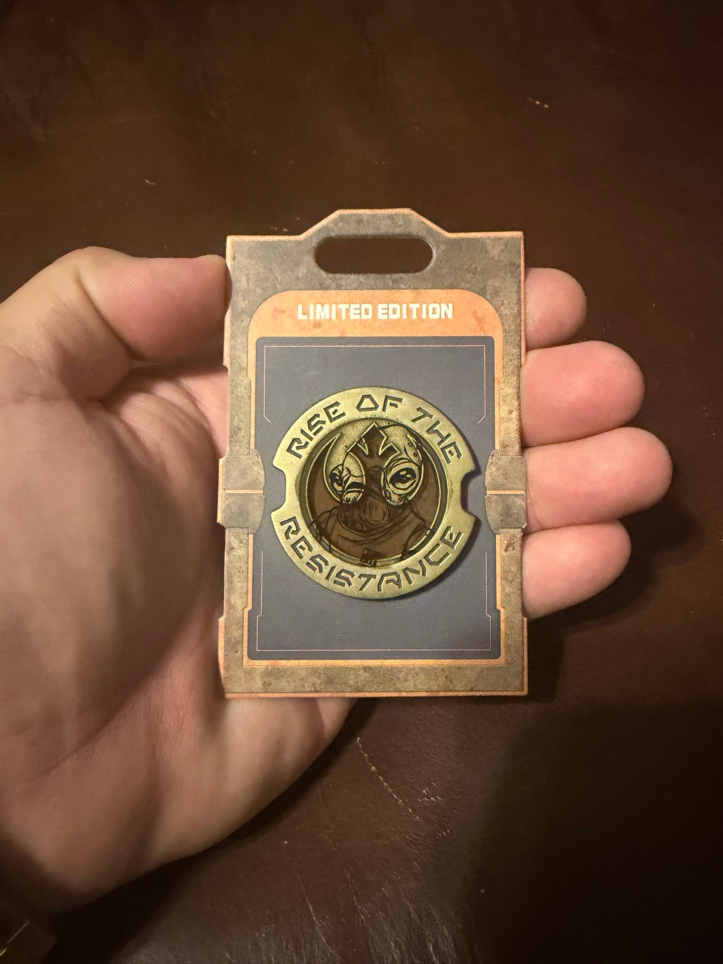 DISNEY STAR WARS GALAXY'S EDGE RISE OF THE RESISTANCE PIN LIMITED EDITION NEW