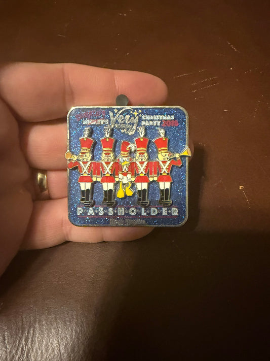 Disney Mickey’s Very Merry Christmas Party Passholder Pin Toy Soldier Donald Used