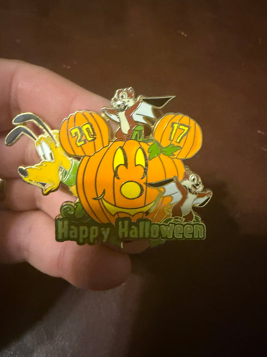 Disney Pin Happy Halloween 2017 Disney Vacation Club Chip Dale Pluto LE 3000 Used