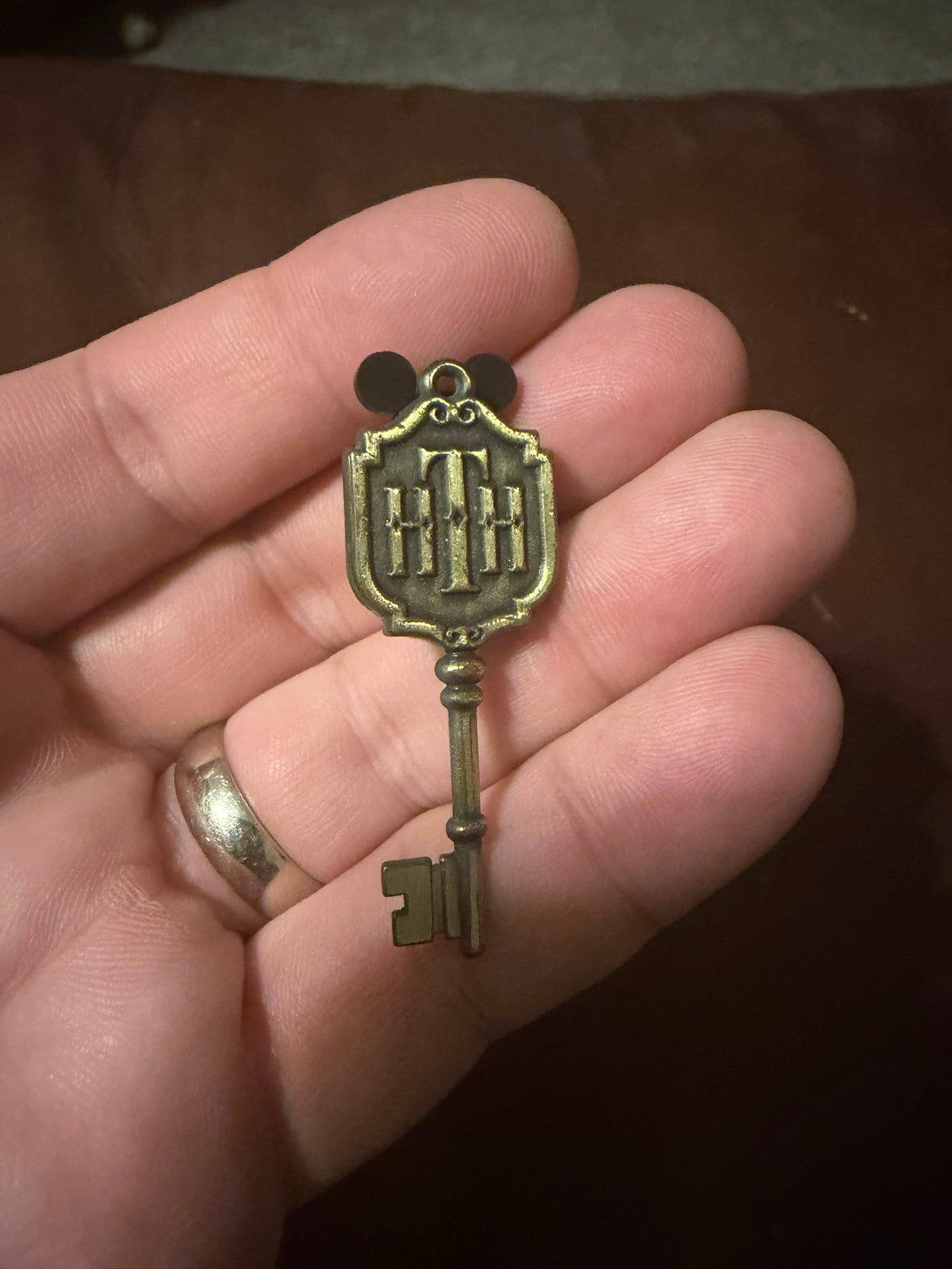 Disney Parks Tower Of Terror Key Trading Pin Disney World Hollywood Studios Used