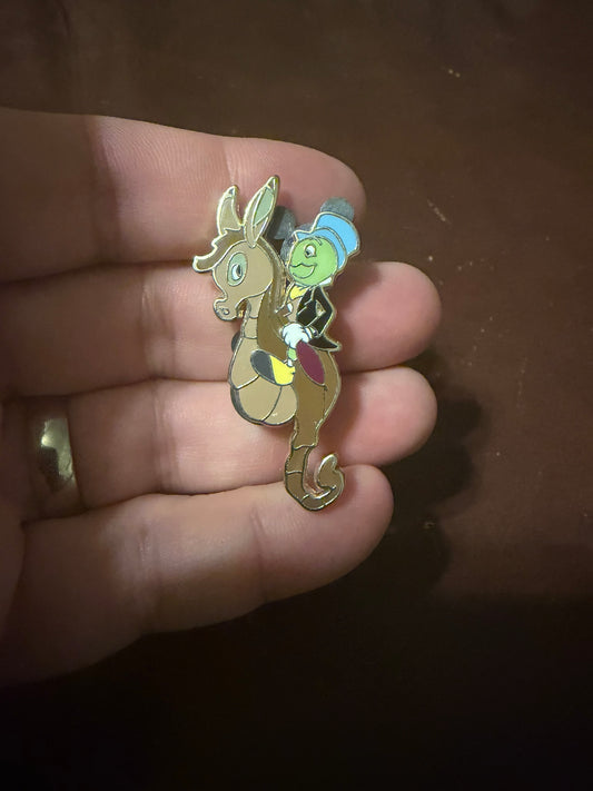 DISNEY SHOPPING LE 250 Jiminy Cricket Pinocchio Riding Seahorse PIN SUPER RARE Used
